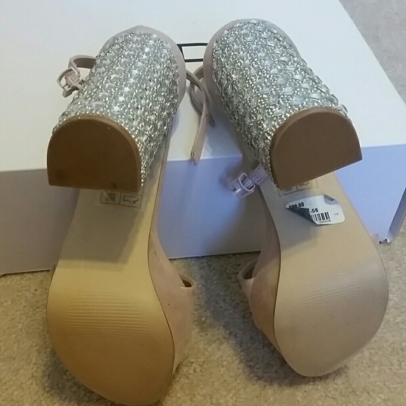 Shoes - Picture 4 of 4